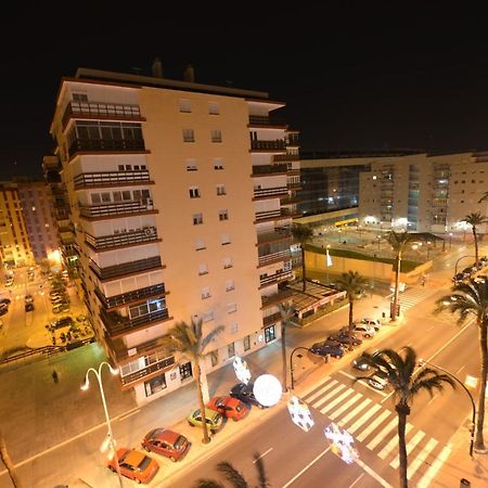 Guesting Velazquez Lägenhet Cádiz Exteriör bild
